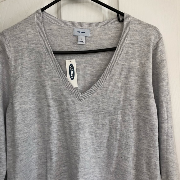 New with tag’s Old Navy gray sweater medium - Picture 2 of 5